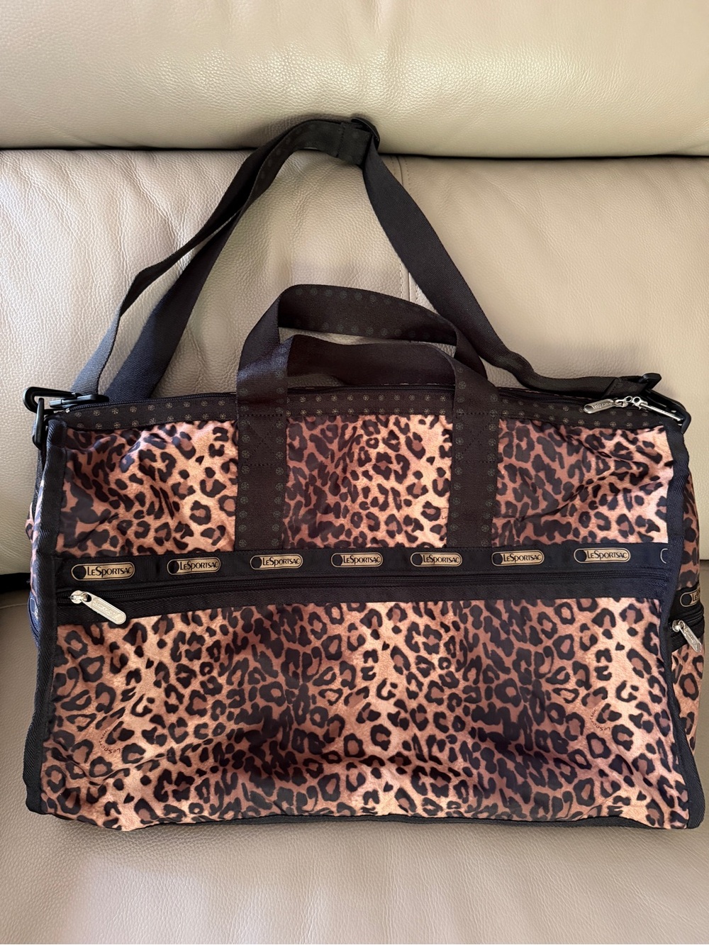 Lesportsac Leopard Print Black/Brown Weekender Duffel Bag ShoulderStrap Zippered - Picture 1 of 16